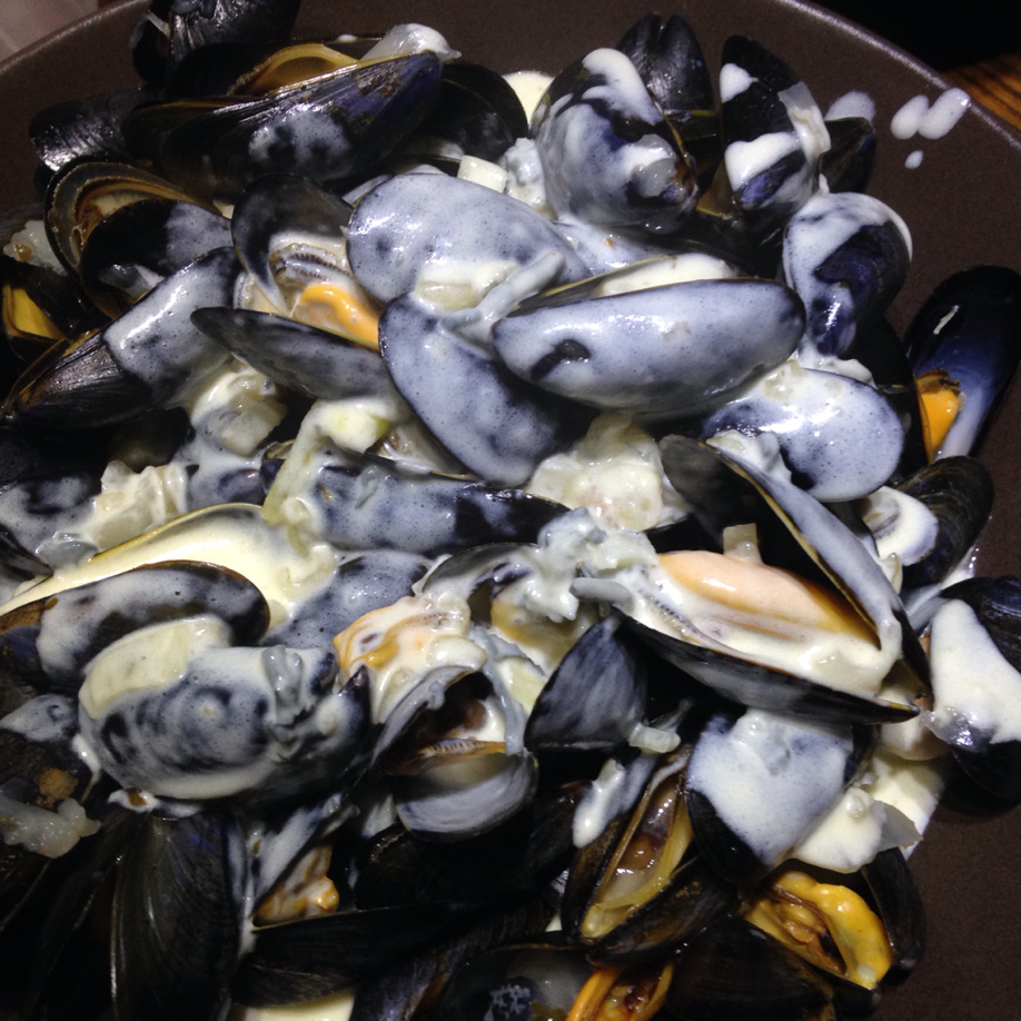 Roquefort Mussels